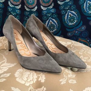 Grey suade pumps